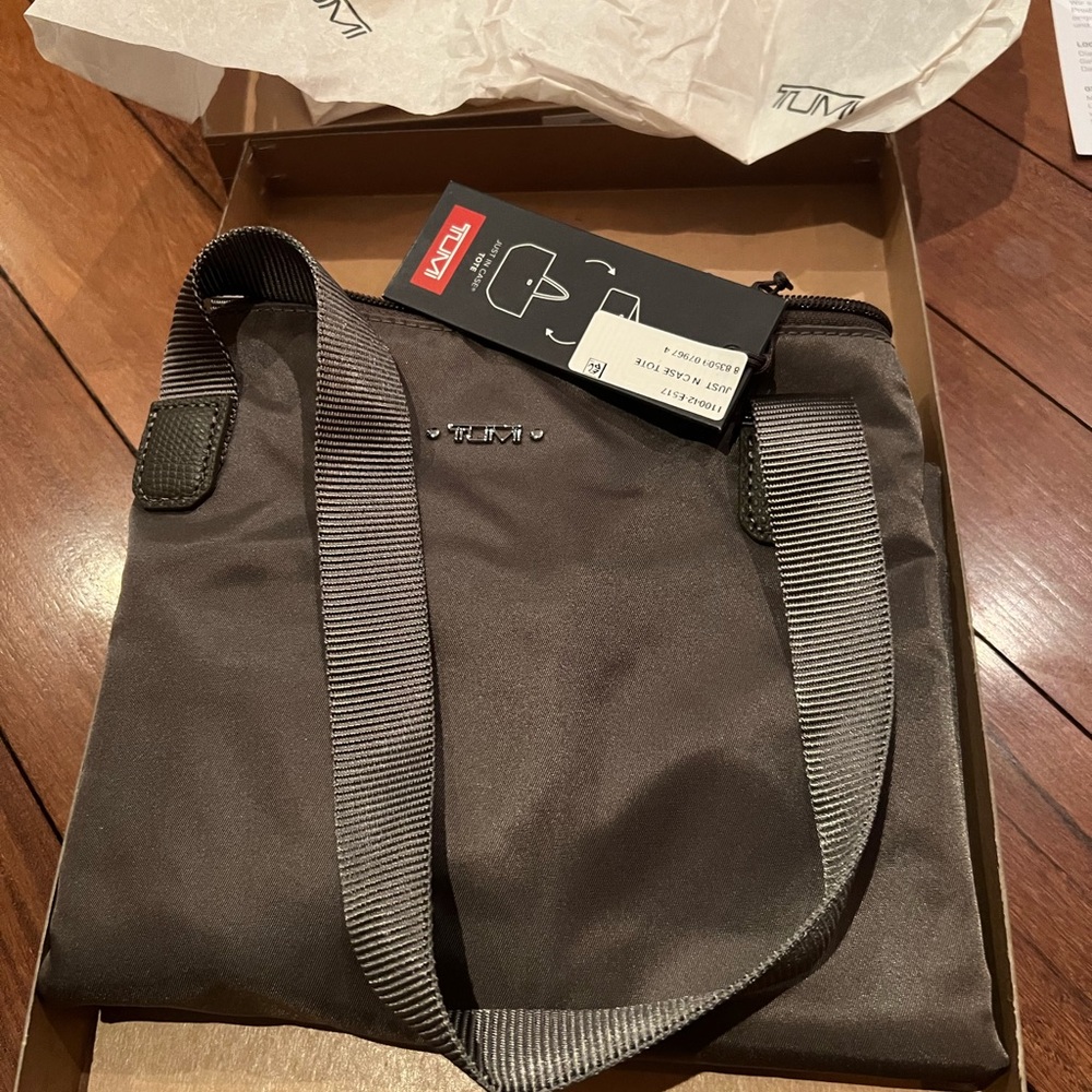 NWT Tumi Just In Case Gray Mushroom Nylon packable tote Ready to gift